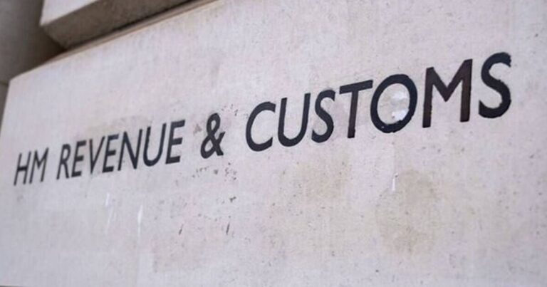 HMRC sends warning to anyone earning more than £1,000 or £50,000 | Personal Finance | Finance