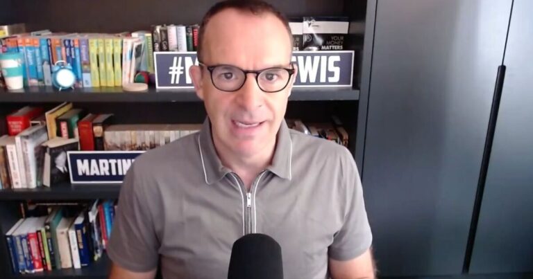 Martin Lewis says households can dry clothes for just 5p an hour without heating | Personal Finance | Finance