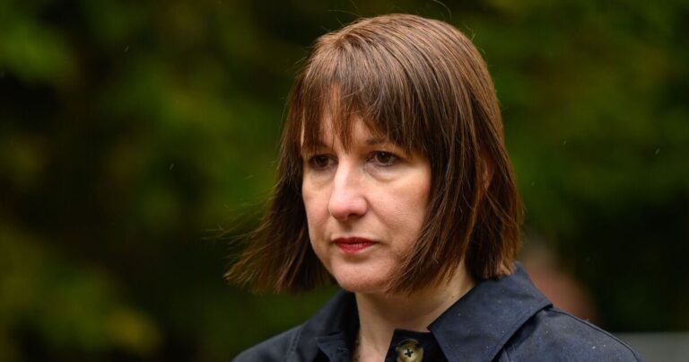 Reeves warned over ‘market meltdown’ as Labour plots change to pensions | Personal Finance | Finance