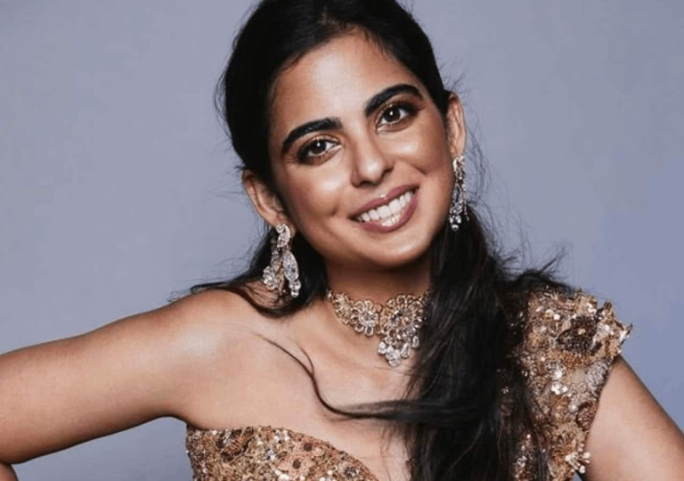 Isha Ambani stuns in a Rahul Mishra saree that took 10,000 hours to make; promotes Swadesh with her clutch