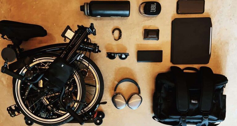 42 Best Luxury Gifts for Men Who Love Any Trends In 2024