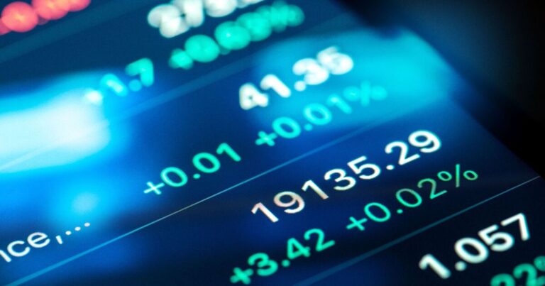 FTSE 100 latest as rate stagnates after Bank of England interest cut | Personal Finance | Finance