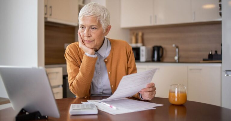 Women on State Pension due back payments of up to £11,900 | Personal Finance | Finance