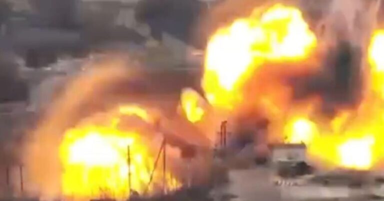Russian bomb destroys major dam in Ukraine as fighting rages in Donetsk | World | News