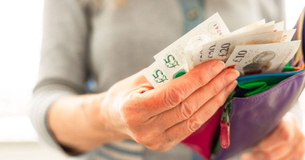 UK households handed vouchers worth up to £200 from DWP | Personal Finance | Finance