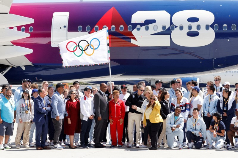id1028582-2024-08-13T001541Z_1_LYNXMPEK7C00C_RTROPTP_3_OLYMPICS-2028-LOS-ANGELES-FLAG.jpg