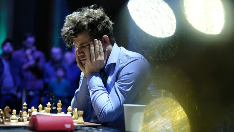 ‘Mozart of chess’ rejoins tournament he was disqualified from for wearing jeans after dress rules changed