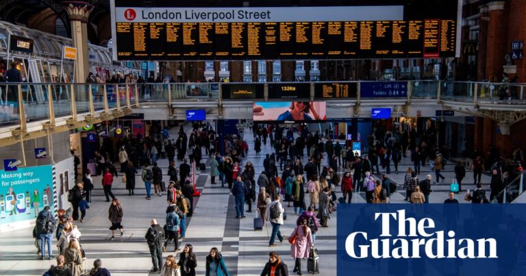 Working from roam: more people logging on from UK airports and railway stations | Working from home