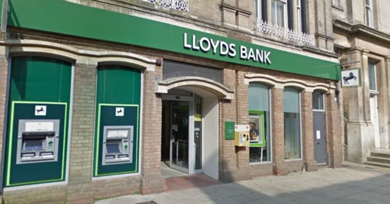 Lloyds Bank 3-day deadline warning to collect £200 payment | Personal Finance | Finance