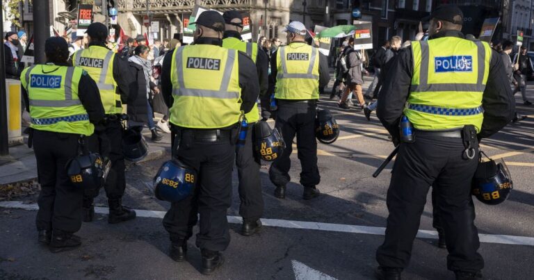Fury as Met Police staff vote to strike for right to work from home | UK | News