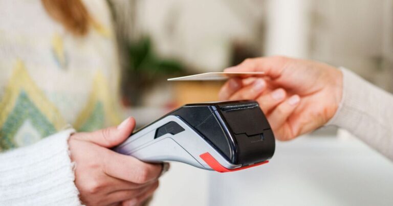 Expert reveals how you can make your early December pay packet last | Personal Finance | Finance