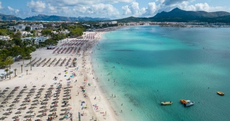 Majorca warning for Brits as resort to install cameras on beach amid ‘rising theft’ | World | News