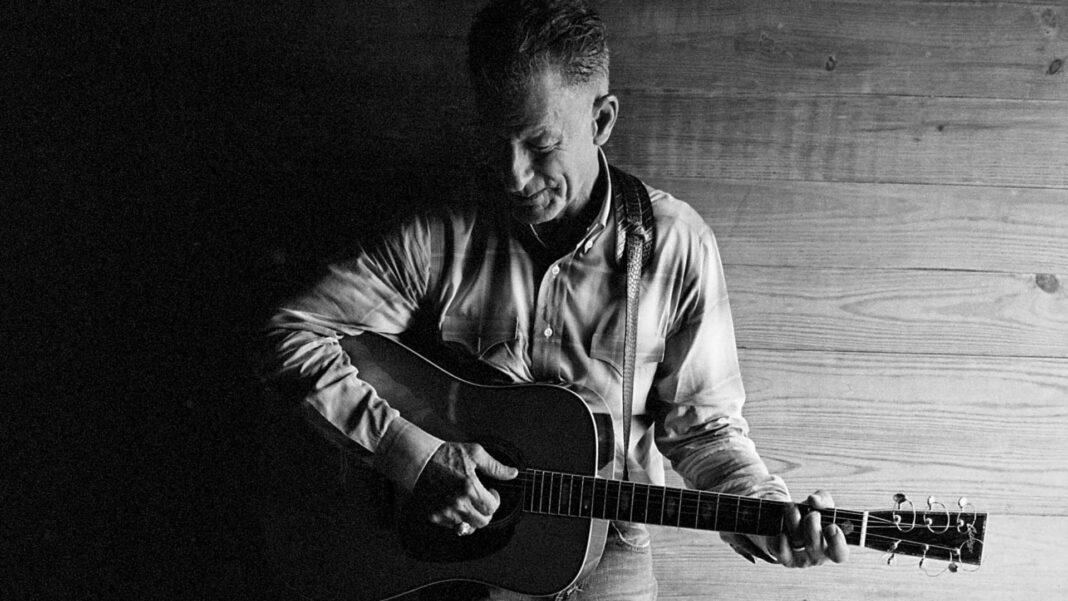 I was 59 when our twins were born… nothing in my life has been so much fun, says country star Lyle Lovett