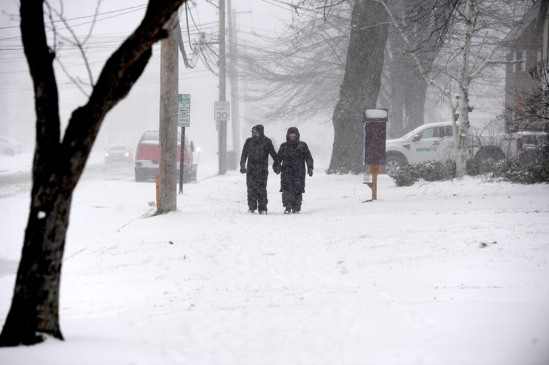 Heavy Snow and Numbing Temperatures Keep Parts of the US in Deep Freeze