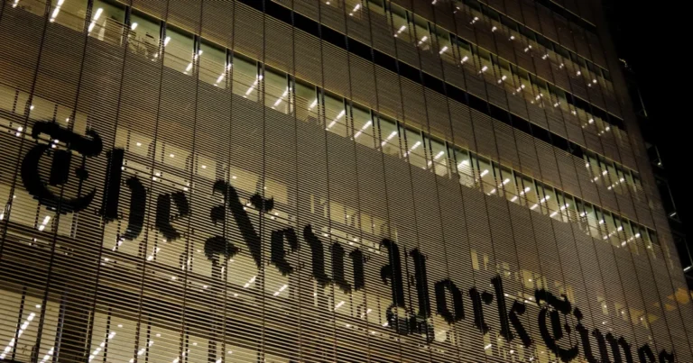 Artist Cited in New York Times Attack Articles on Shen Yun Sets Record Straight