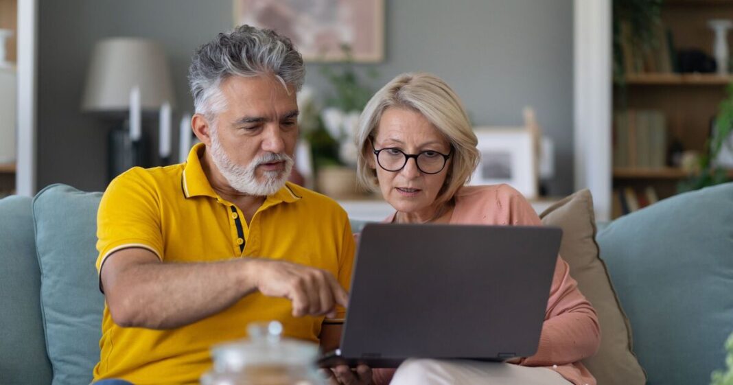 Millions UK pension savers could be at risk from US tech sector decline | Personal Finance | Finance