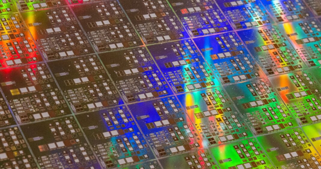US Sanctions 9 Chinese Entities, Tightens Export Rules on Advanced Semiconductors
