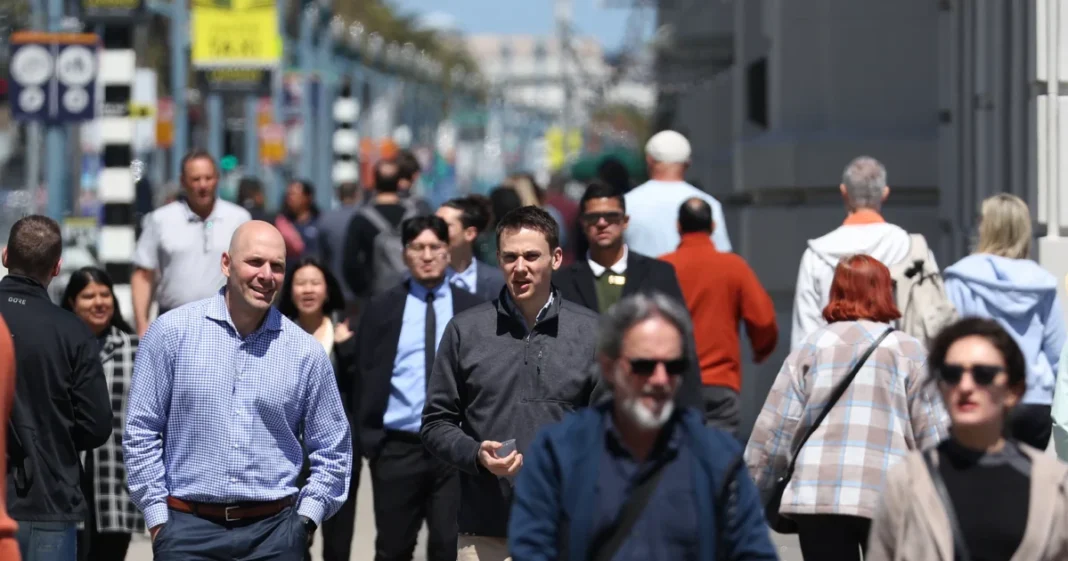 US Population Projected to Shrink Due to Lower Fertility Rates, Less Immigration