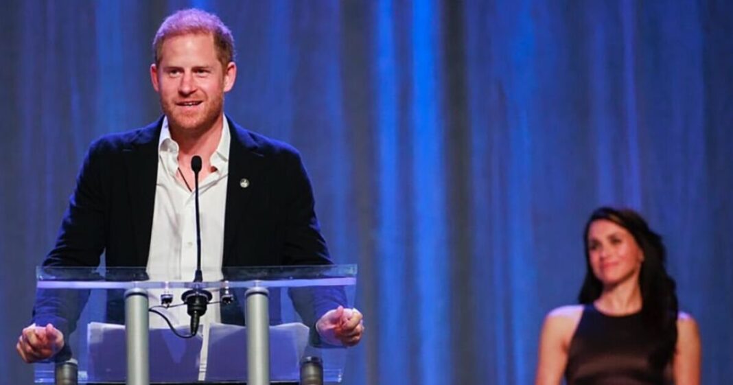 Meghan Markle plants kiss on Prince Harry as he opens Invictus Games | Royal | News