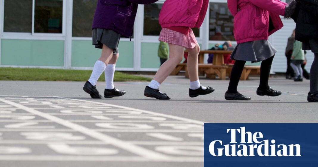 Friendships that bridge wealth divides help social mobility, study finds | Social mobility