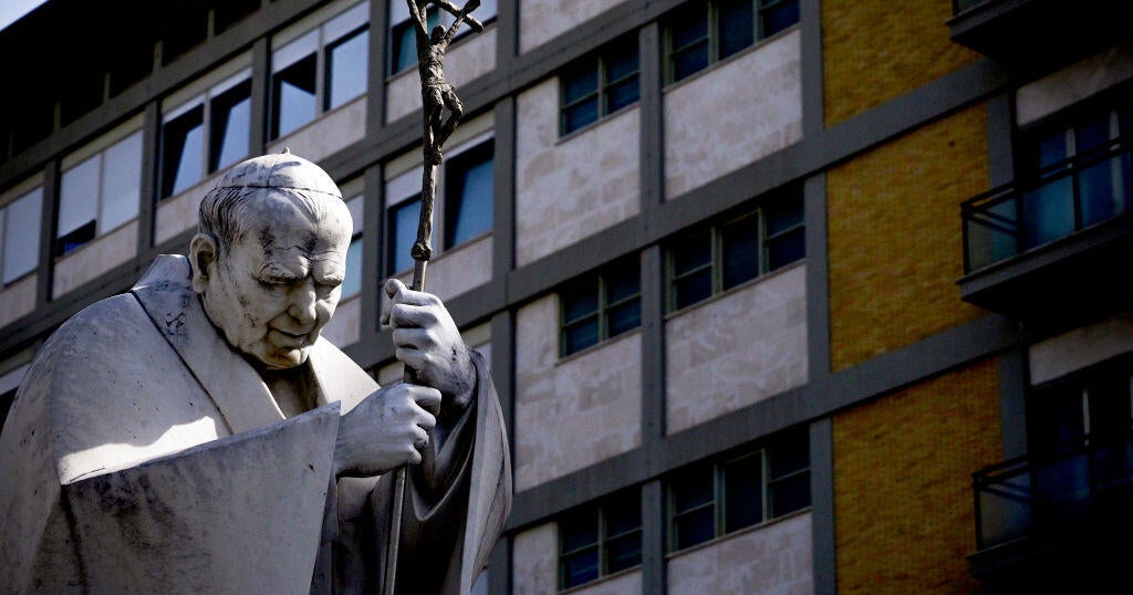 Pope Francis to leave hospital on Sunday, return to the Vatican to continue recovery, doctors say