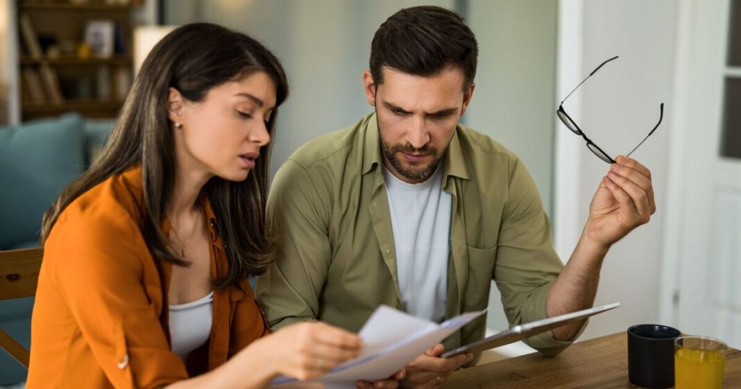 HMRC sends letters for ‘first time in decade’ to those earning more than £1k from savings | Personal Finance | Finance