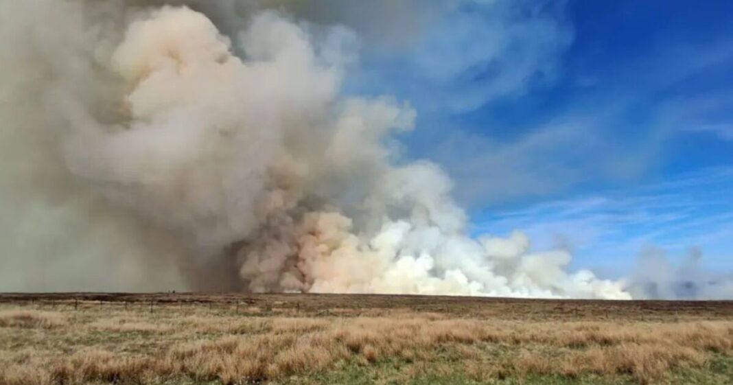 Derbyshire wildfire latest as huge plume of smoke seen for miles | UK | News