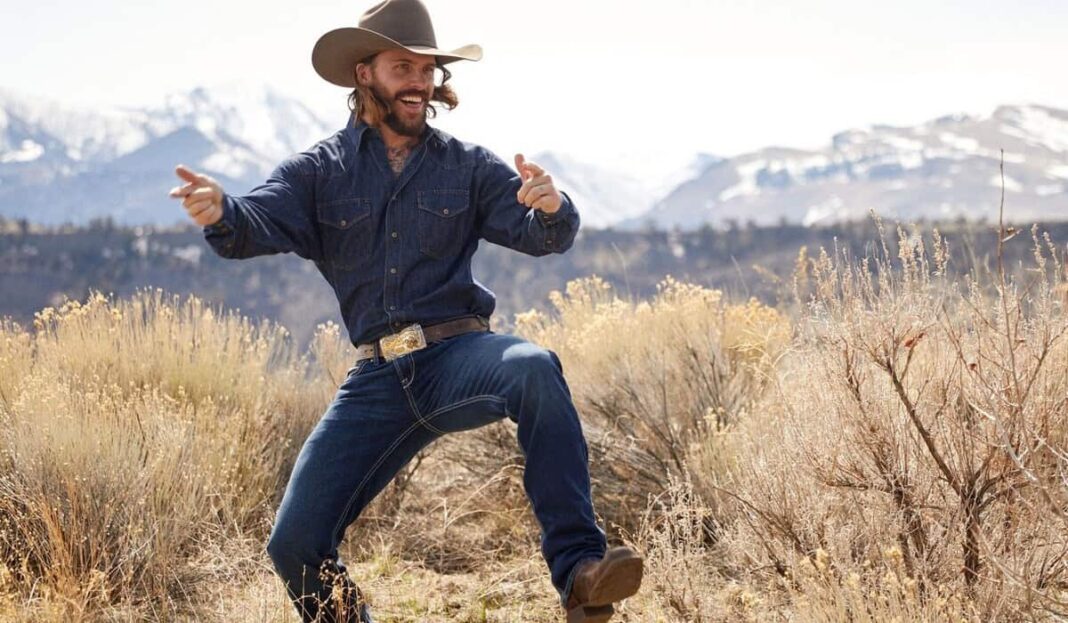 5 Best Low-Rise Jeans for Men: It’s All on the Hips in 2025