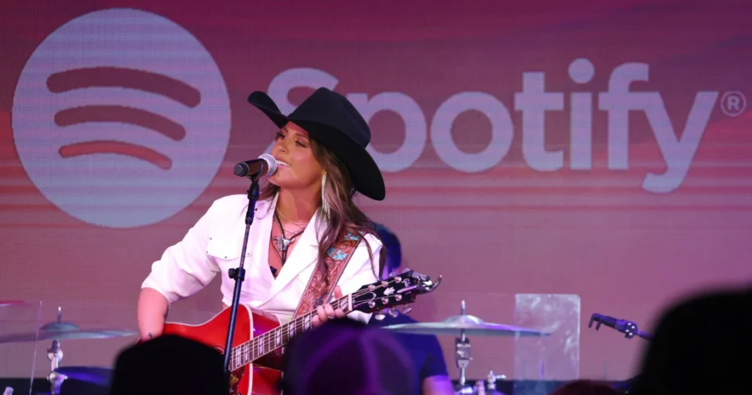 Miranda Lambert Surprises Ella Langley With ACM Awards’ New Female Artist of the Year