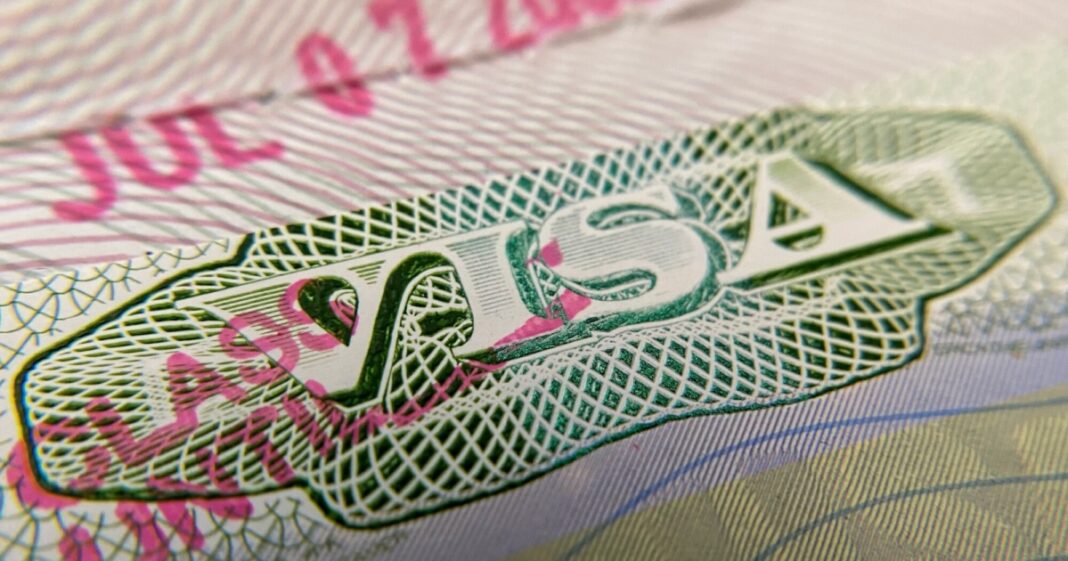 Report: US Revokes Over 285 Chinese Student Visas