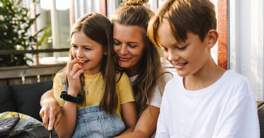 DWP Child Benefit alert as ex-DWP employee urges all parents to claim | Personal Finance | Finance