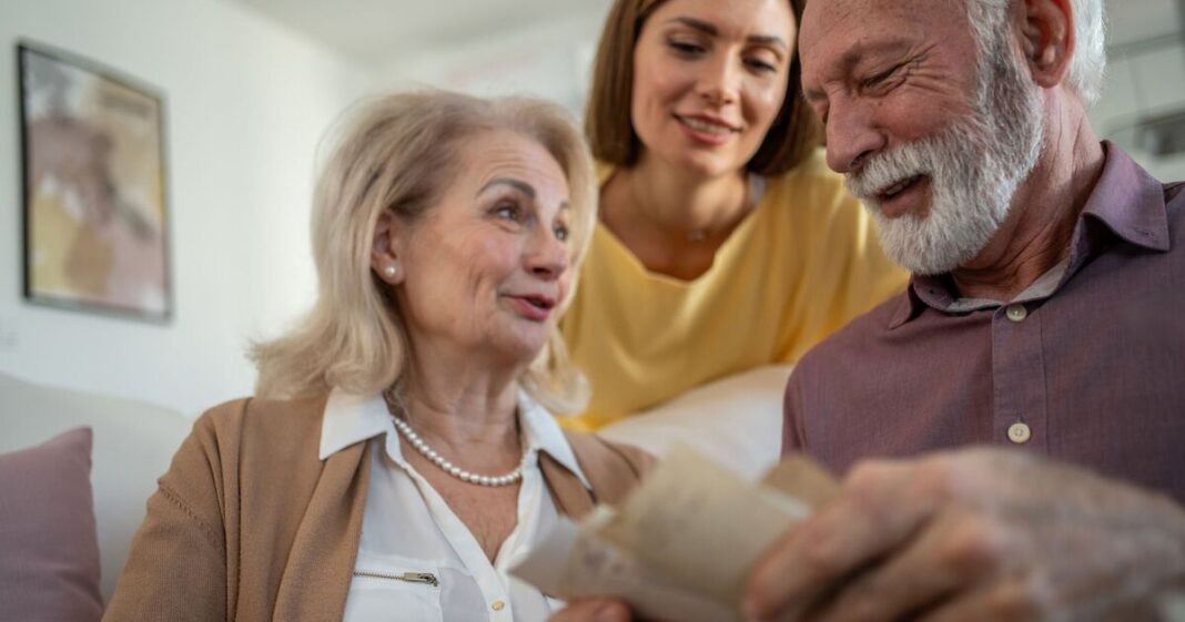 Brits told ‘help mum’ and ‘don’t ignore that letter’ as pensioners could claim up to £8k | Personal Finance | Finance