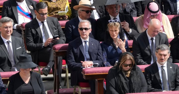 Mark Carney meets Pope Leo XIV after inaugural mass at the Vatican – National
