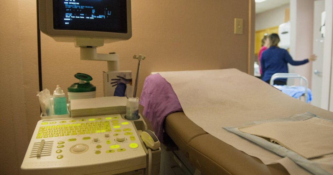 Texas lawmakers advance bill to clarify medical exceptions under restrictive abortion law