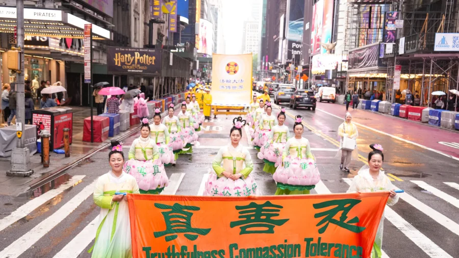 Spectators Praise Spiritual Practice’s Message