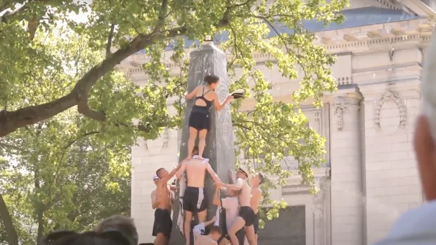 REPLAY: US Naval Academy Class Attempts Annual Grease Climb