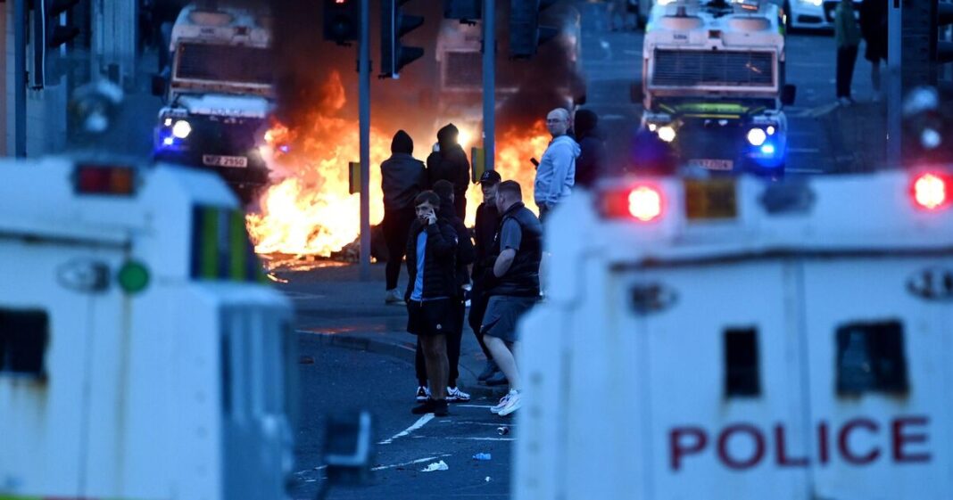 Ballymena riot LIVE: Fireworks hurled at armoured vehicles as police urge ‘avoid the area’ | UK | News