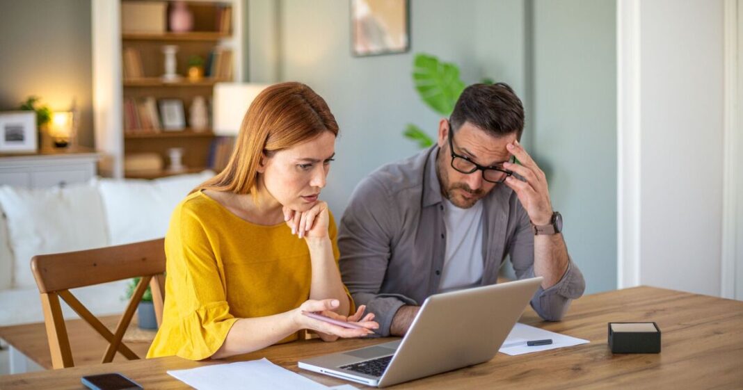 HMRC payslip alert as it urges workers to spot key red flags | Personal Finance | Finance