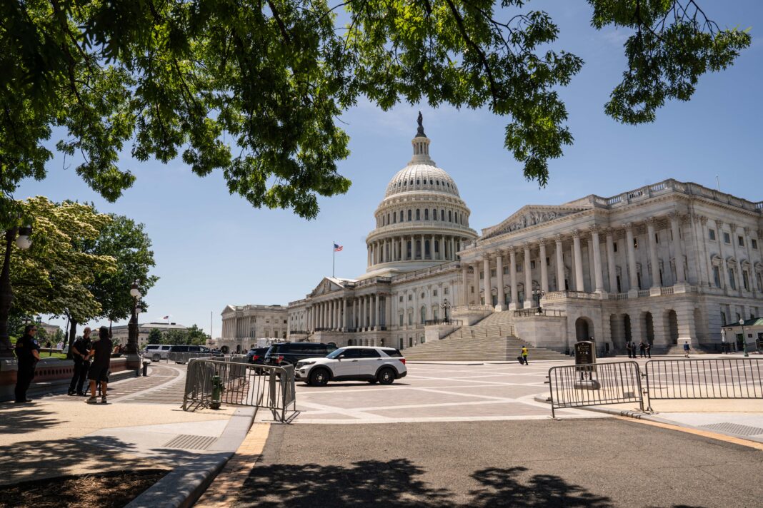 id1071125-05192025-DSC03726-Congress.jpg