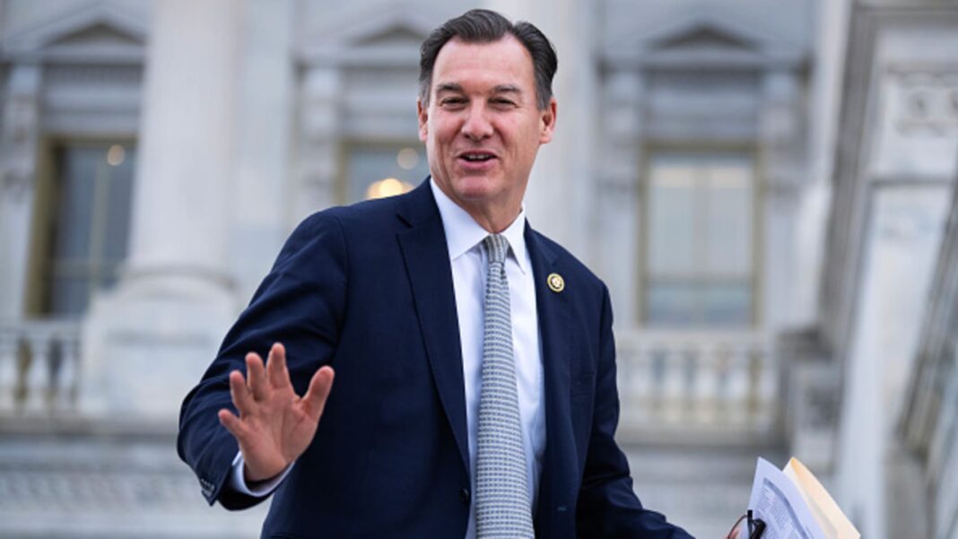 Bill in Congress could reward companies that give employees stock