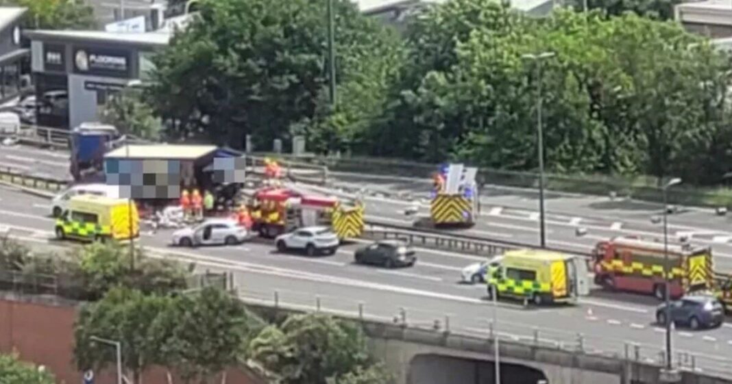 M60 traffic LIVE: Six-vehicle crash sparks major delays reaching Manchester Airport