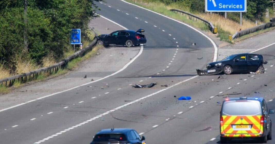 M40 horror sees driver killed and suspects flee in major crash | UK | News