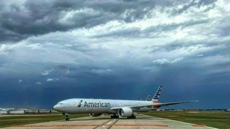 Passengers at Denver Airport Evacuate Plane on Runway After Mechanical Issue