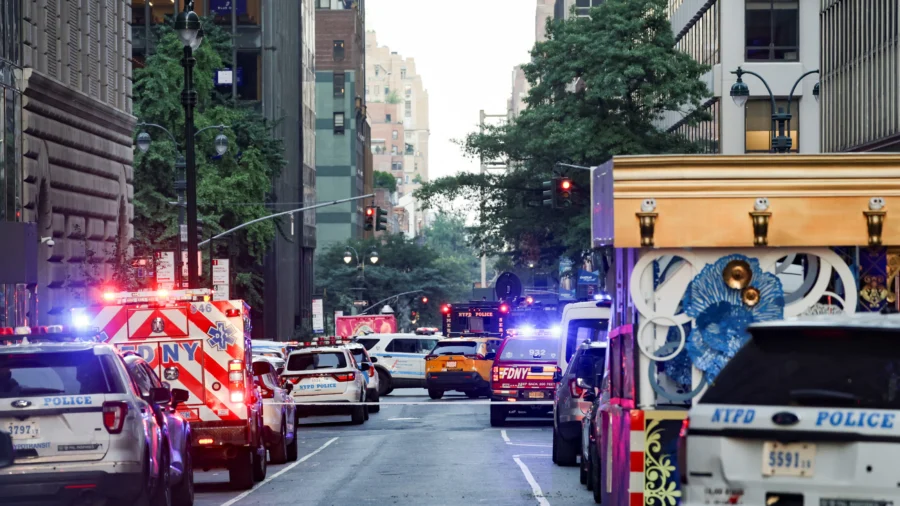 LIVE NOW: Scenes in New York City Amid Reports of Active Shooter Situation