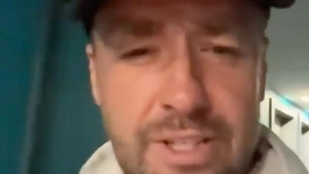 Jason Manford left furious after being forced to share a hotel bedroom due to chain’s ‘stinking’ rule