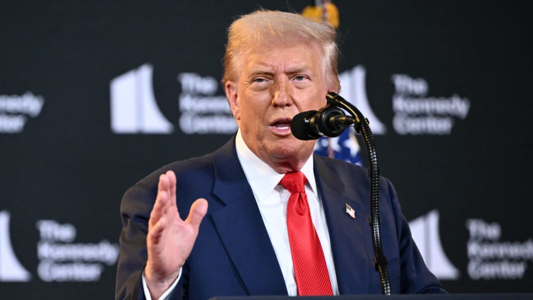 Trump shrugs off suspected Russian hack of U.S. courts