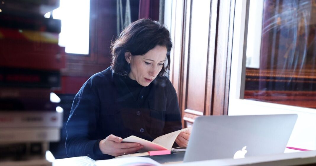 Ten most risky AI exposed jobs listed and those ONLY humans can do | UK | News