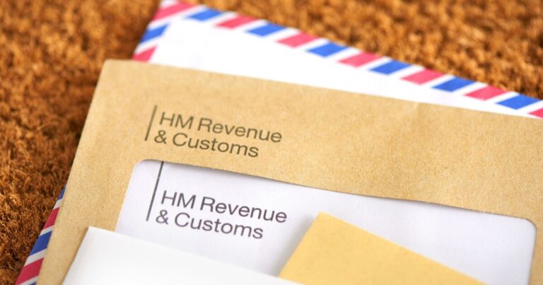 HMRC issues 12 month tax warning set to impact 700,000 ordinary Brits | Personal Finance | Finance