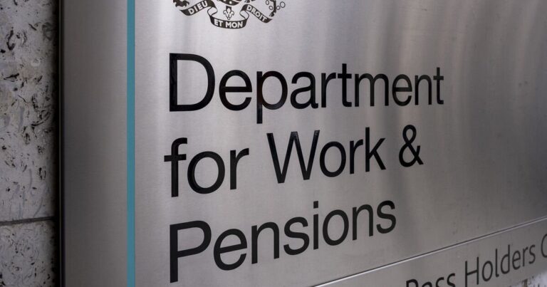 Households on 6 DWP benefits can get £150 payment from August | Personal Finance | Finance