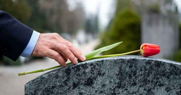 Savers urged to consider pre-paid cremation as Brits can’t afford death | Personal Finance | Finance